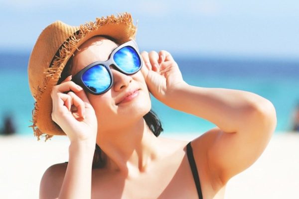 Berjemur di Bawah Sinar Matahari, Manfaat, Risiko, dan Tips Aman