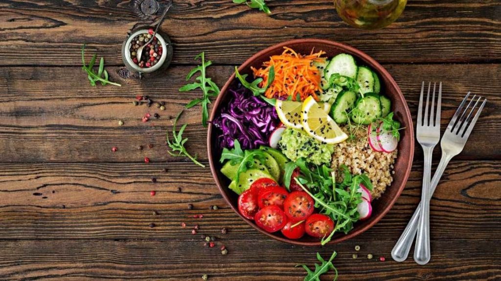 Mengatasi Tantangan Sosial Saat Beralih ke Diet Vegan